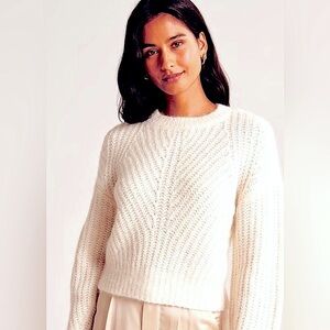 NWT Abercrombie Alpaca Blend Sweater 🤍 Y2K Soft Girl Minimalist Cozy Pullover M
